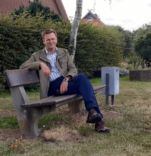 Christian Bartscht auf der neuen Bank 